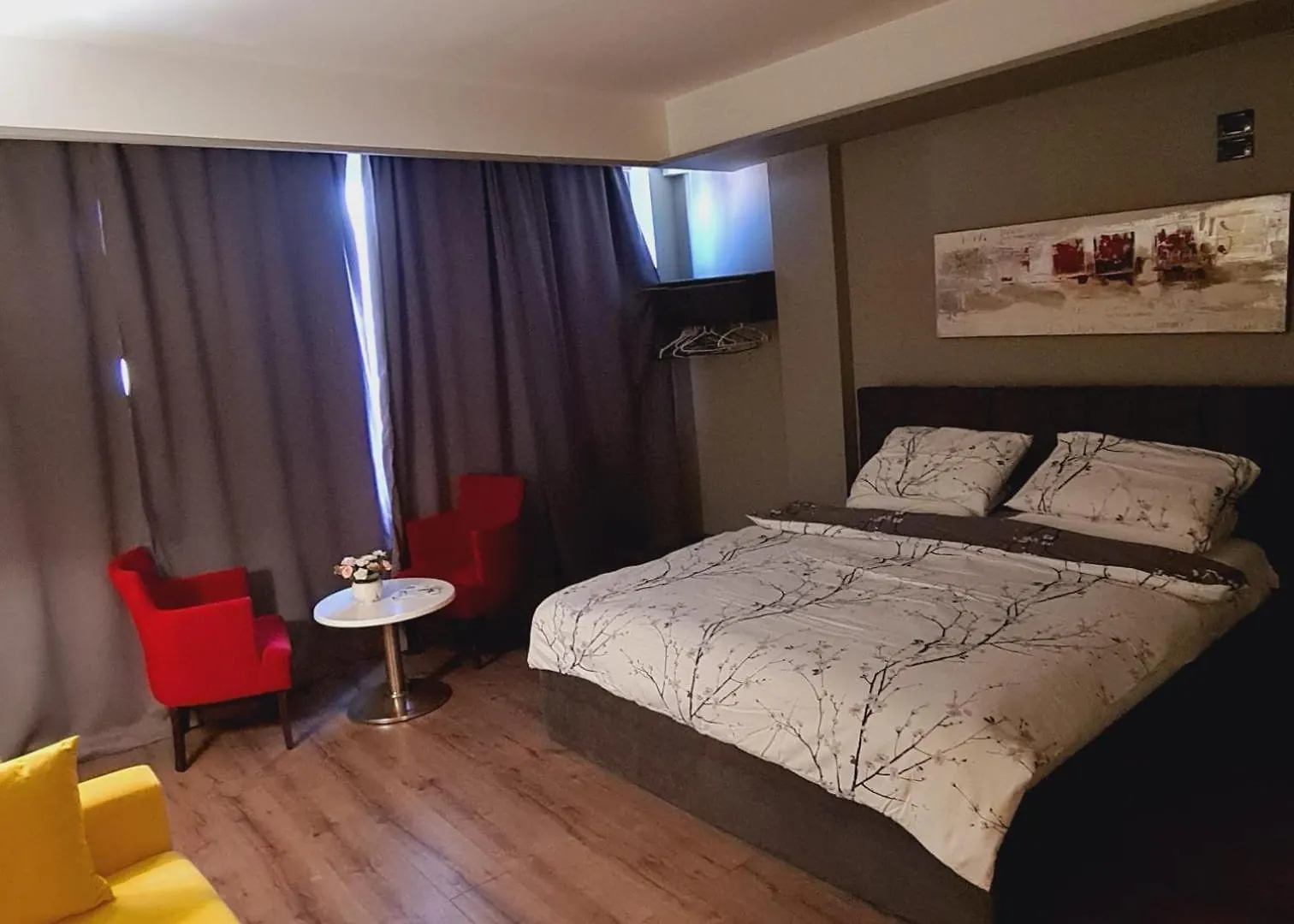 Driti Hotel & Apartments Tirana 3*,